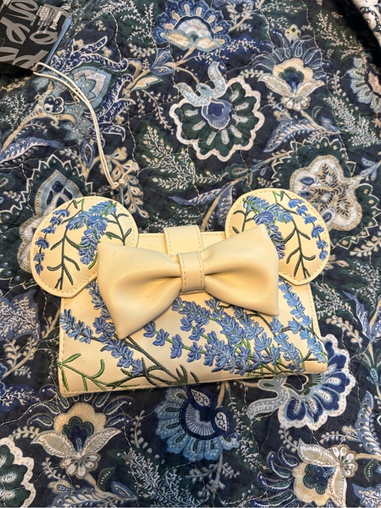 Loungefly Handbags - Loungefly Disney wallet